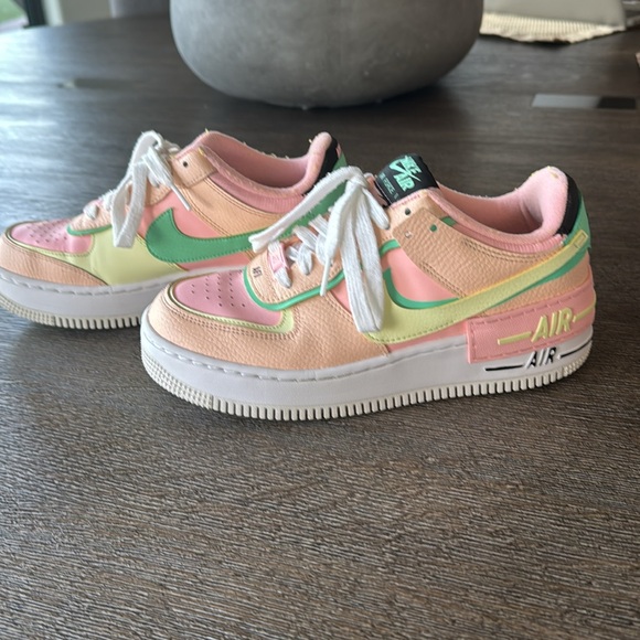 Size 7 pastel women’s Nike Air Force 1 - Picture 2 of 9